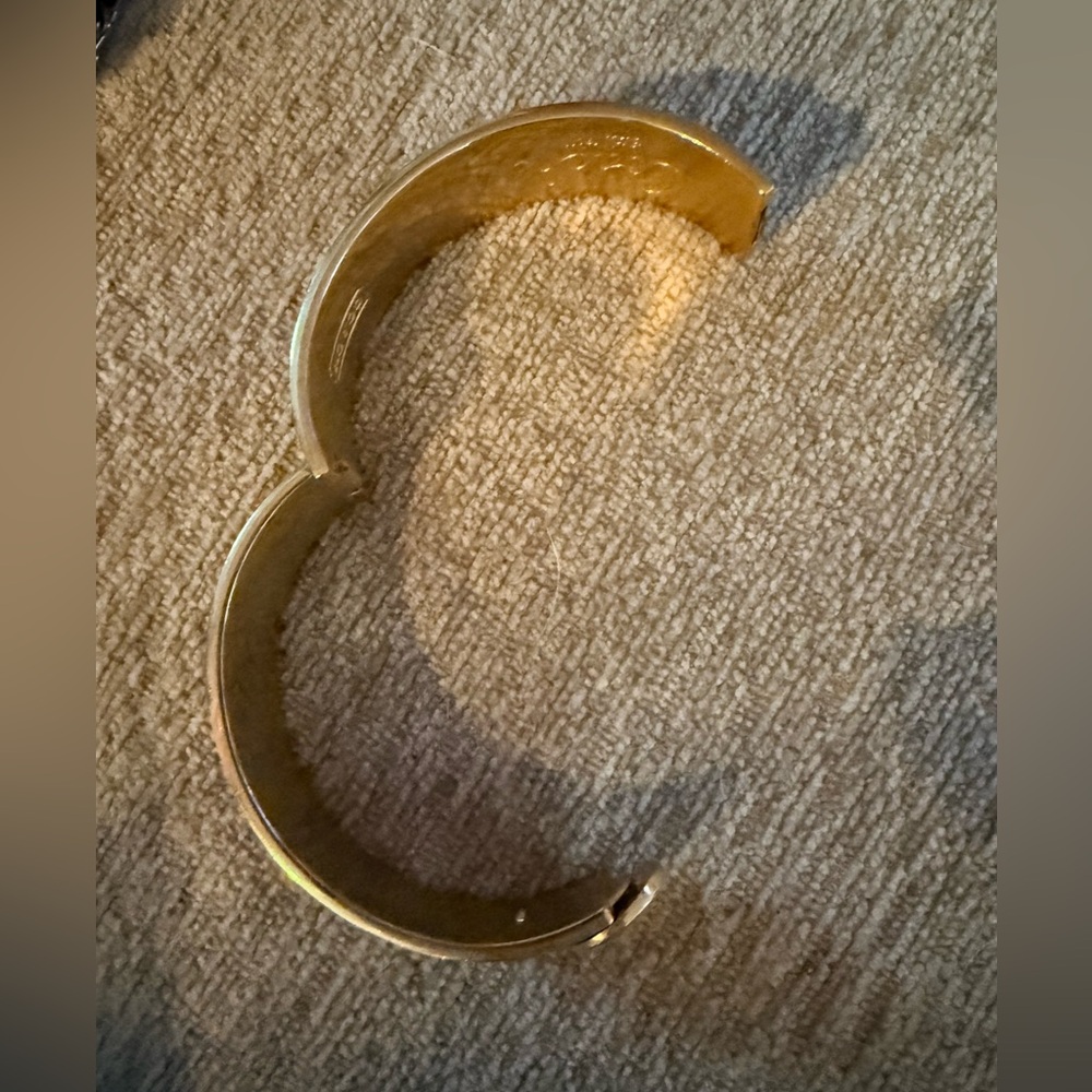 RARE VINTAGE COACH ENAMEL SIGNATURE CC LOGO HINGED BANGLE - Picture 9 of 11